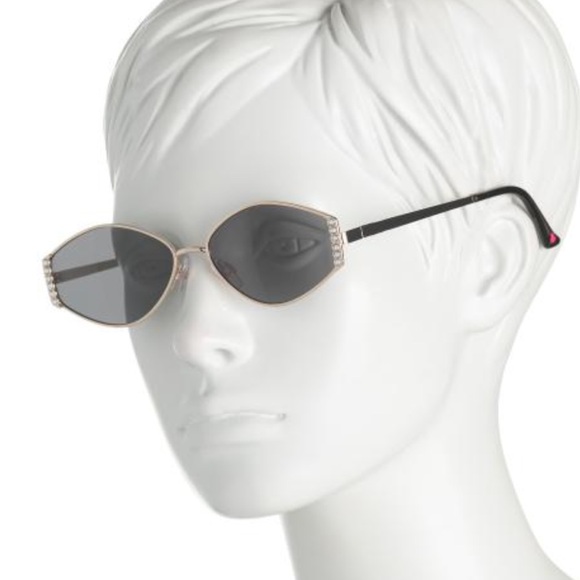 Betsey Johnson Oval Frame Sunglasses New